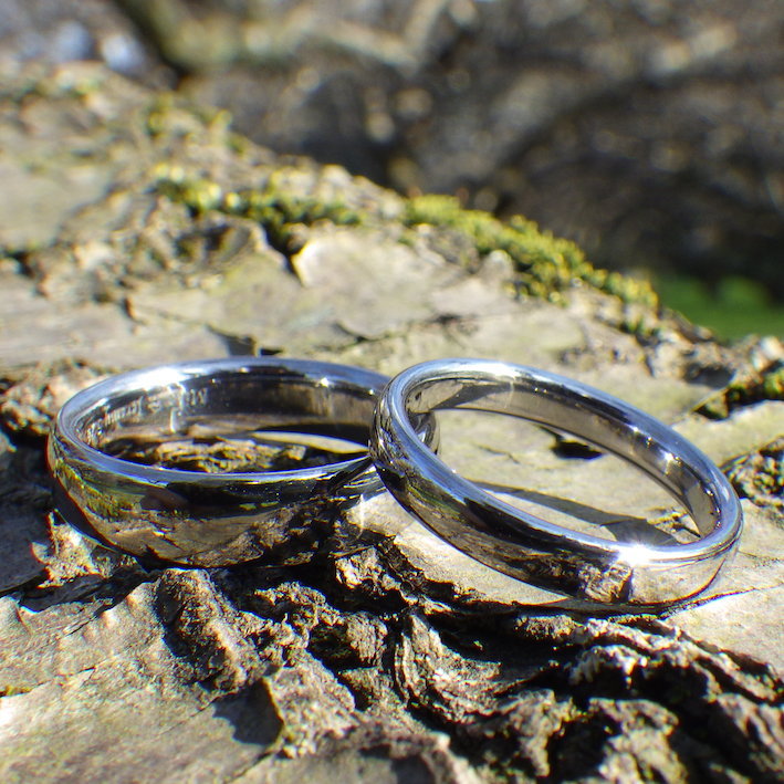 深く澄んだ透明感！タンタルの結婚指輪　Tantalum Rings
