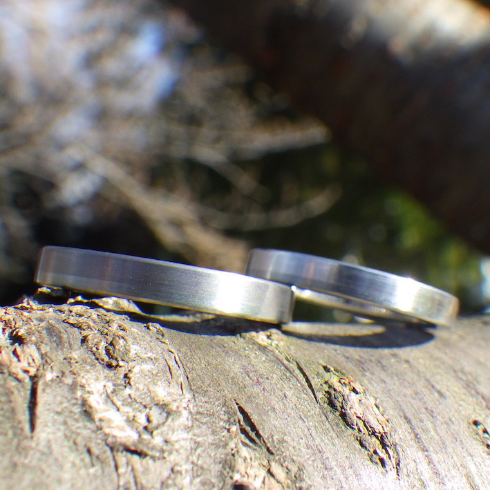 グレートーンの色合わせが絶妙に美しい！異素材を組み合わせた結婚指輪　Tantalum×Hafnium×Platinum Rings