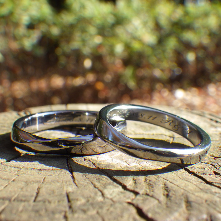 メビウスの輪のデザイン・タンタルとハフニウムの結婚指輪　Tantalum & Hafnium Rings