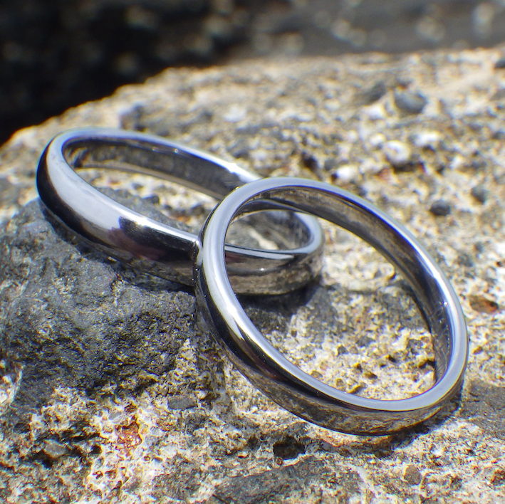 宇宙で最も黒い金属・タンタルの結婚指輪　Tantalum Rings