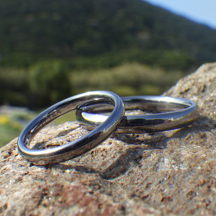 究極の着け心地を追求した曲線・タンタルの結婚指輪　Tantalum Rings