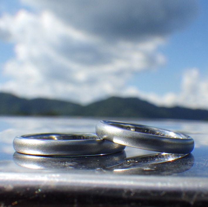 海水に濡れても一切サビや腐食は無し・ハフニウムの結婚指輪　Hafnium Rings