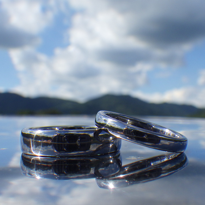 純タンタルを削り出し、磨き上げた結婚指輪　Tantalum Rings