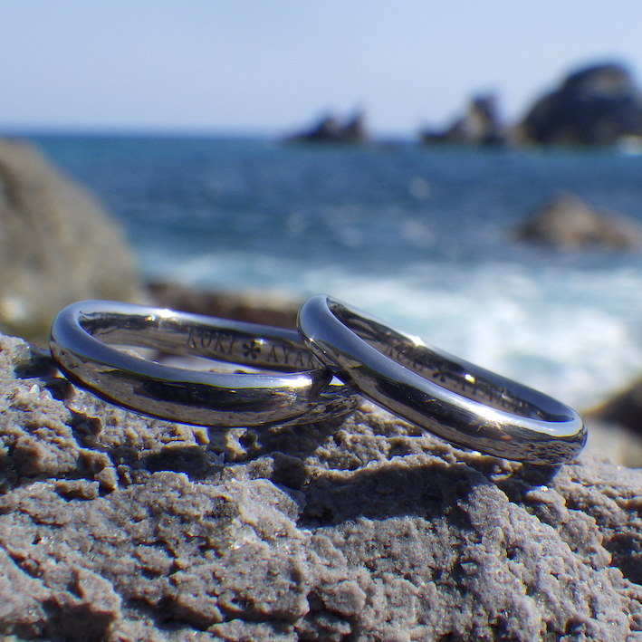かわいらしいウェーブのデザイン・タンタルの結婚指輪　Tantalum Rings