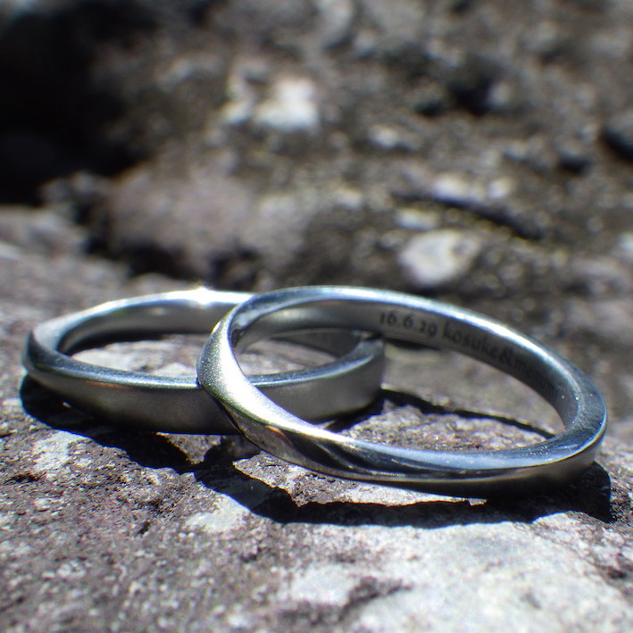 メビウスの輪のデザイン・ハフニウムの結婚指輪　Hafnium Rings