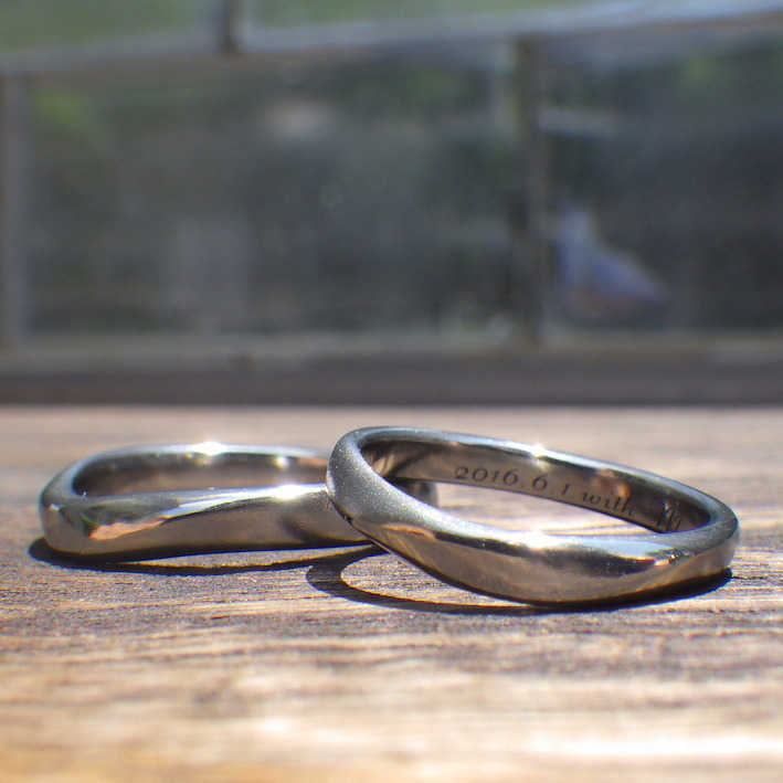 着け心地がいい柔らかな曲線・ハフニウムの結婚指輪　Hafnium Rings