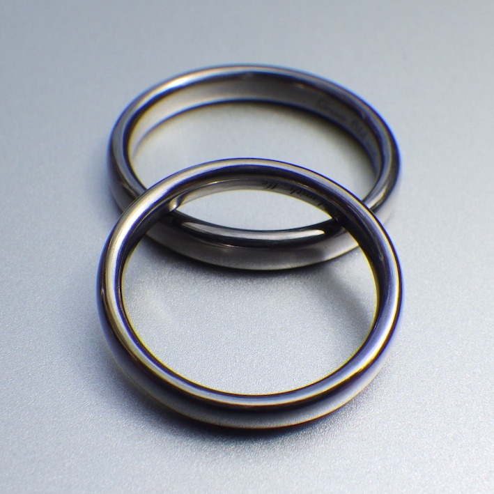深く澄んだ漆黒の輝き・タンタルの結婚指輪　Tantalum Rings