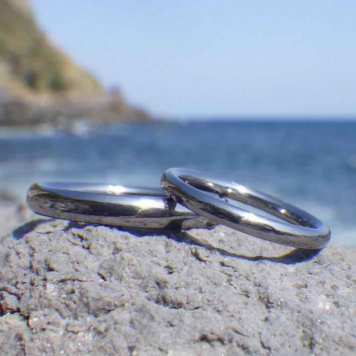 機能美をとことんまで追求したタンタルの結婚指輪　Tantalum Rings
