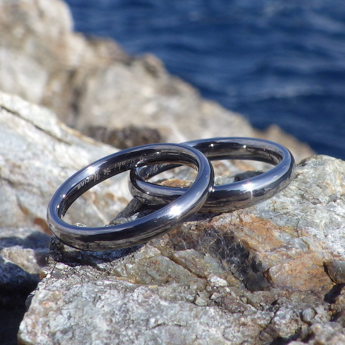 実用の中で美しさと快適さを感じられるタンタルの結婚指輪　Tantalum Rings