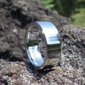 宇宙で最も希少な金属・イリジウムの重厚感のある指輪　Iridium Ring