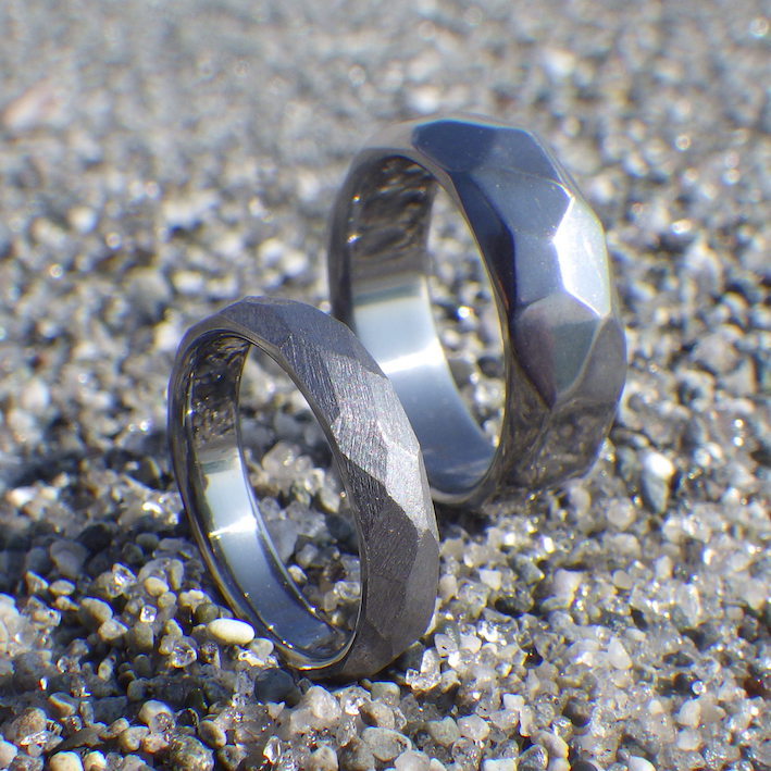 多面体のデザイン・タンタルの結婚指輪　Tantalum Rings