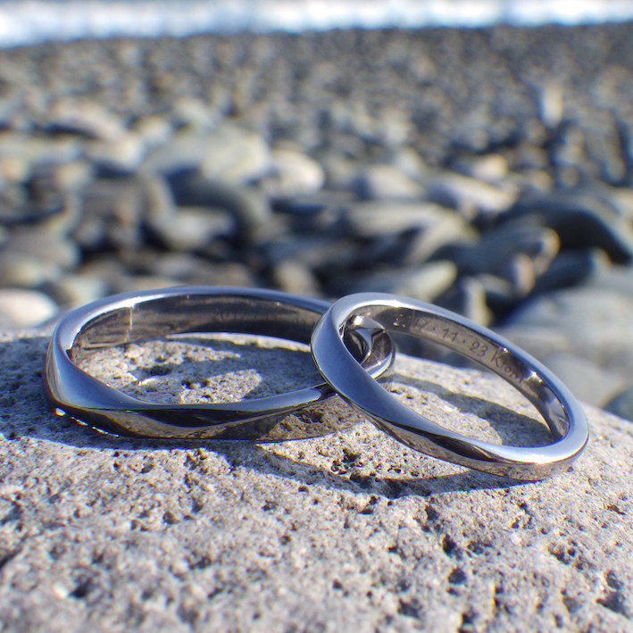 永遠の象徴、メビウスの輪のデザイン・タンタルの結婚指輪　Tantalum Rings