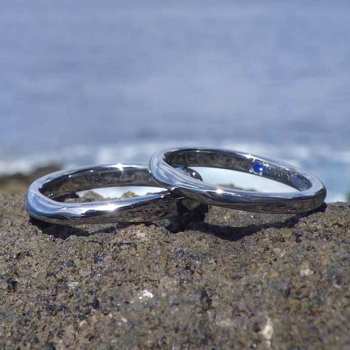 ２人でずっと着けられる安心・ハフニウムの結婚指輪　Hafnium Rings