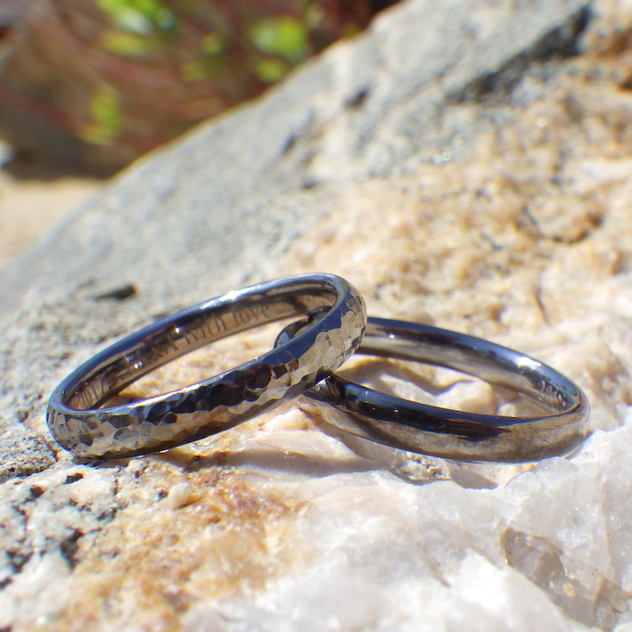 金属アレルギーの心配がないタンタルの結婚指輪　Tantalum Rings
