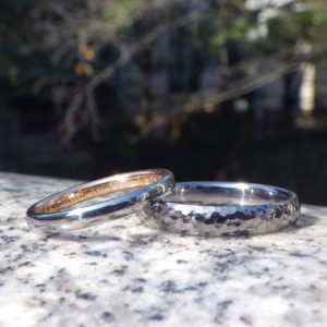 金属そのものの美しさをデザインに・タンタル、ハフニウム、オレンジゴールドの結婚指輪　Tantalum Hafnium Orange gold Rings