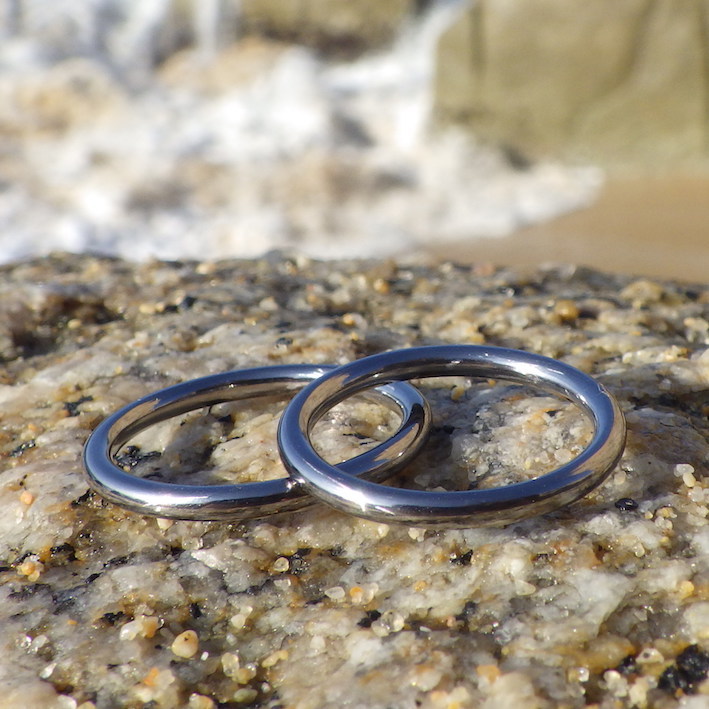 魅力的な光沢と質感！タンタルの結婚指輪　Tantalum Rings