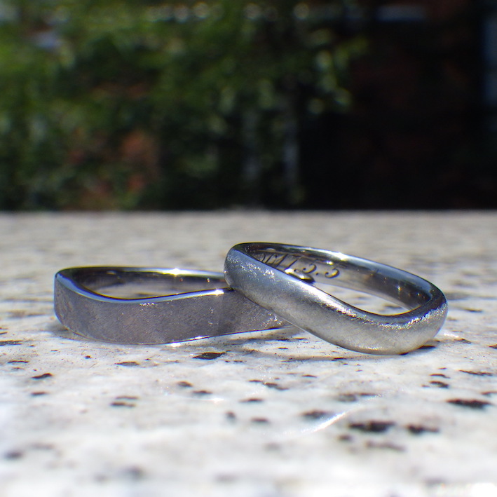 似た所と違う所・タンタルとハフニウムの結婚指輪　Tantalum & Hafnium Rings