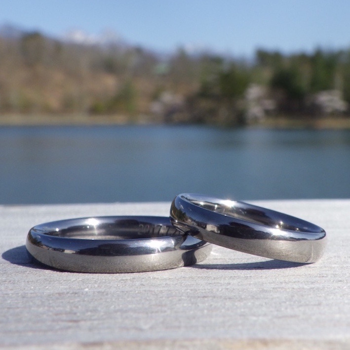 生涯に渡って心地よさを感じられるタンタルの結婚指輪　Tantalum Rings