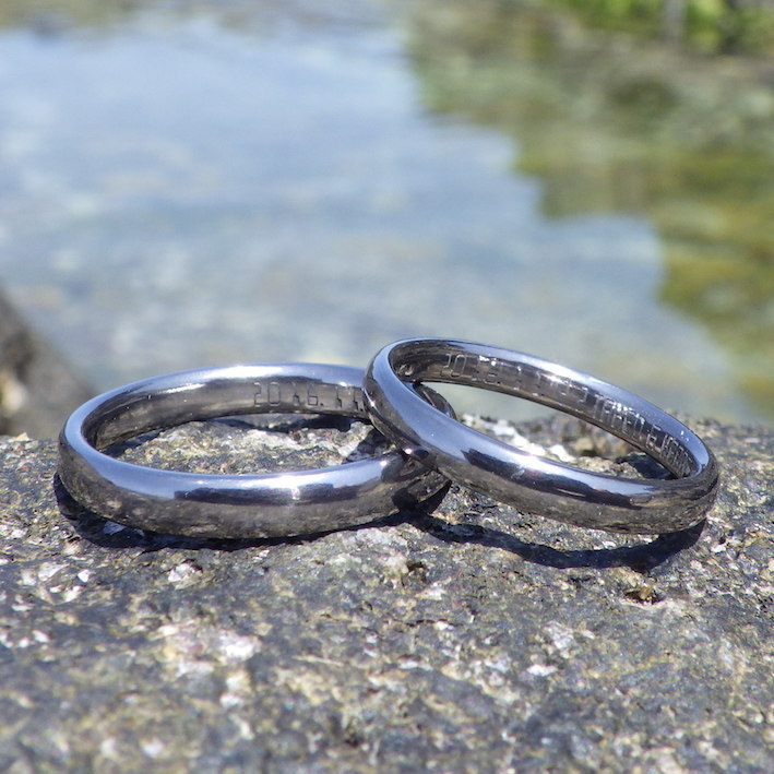 世界の美しさを写し込むタンタルの結婚指輪　Tantalum Rings