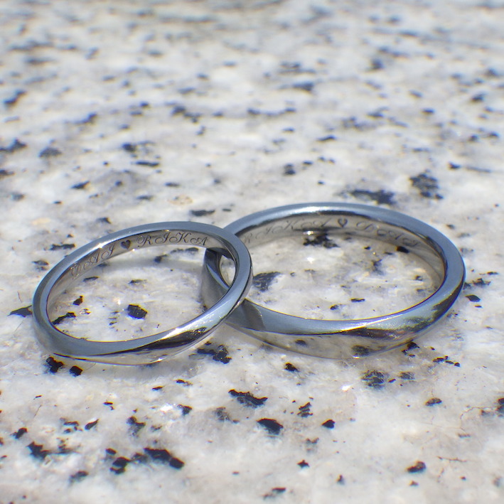 ネジリの曲線が美しいかたち・ハフニウムの結婚指輪　Hafnium Rings