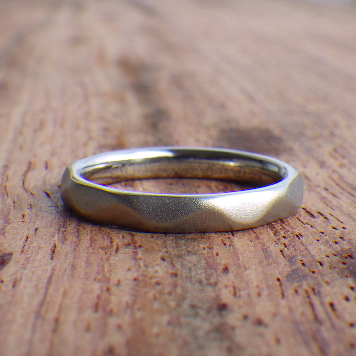 流れるような柔らかいイメージ・チタンの結婚指輪　Titanium Ring