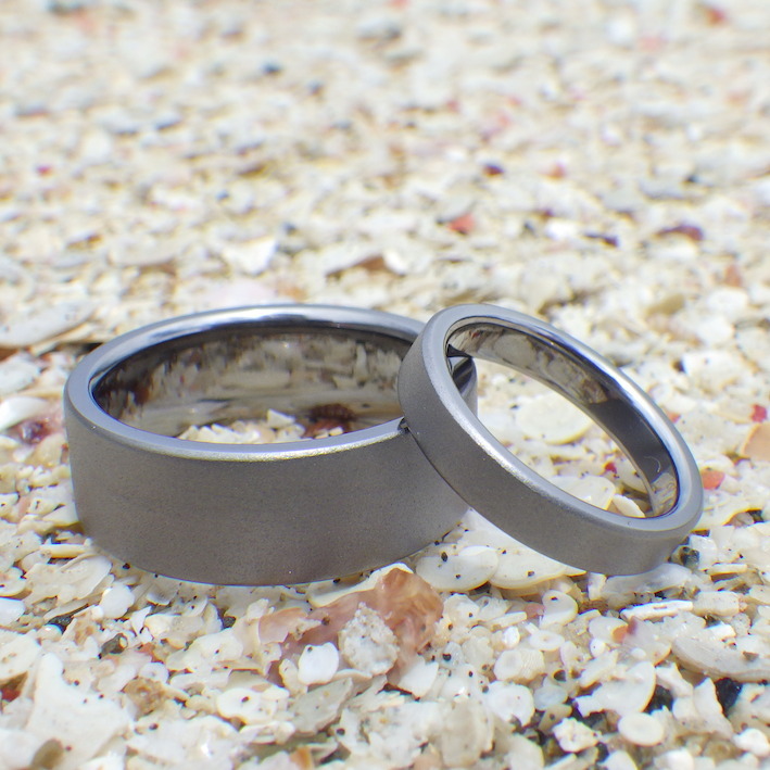 要素を絞ると素材の良さが引き立つ！タンタルの結婚指輪　Tantalum Rings