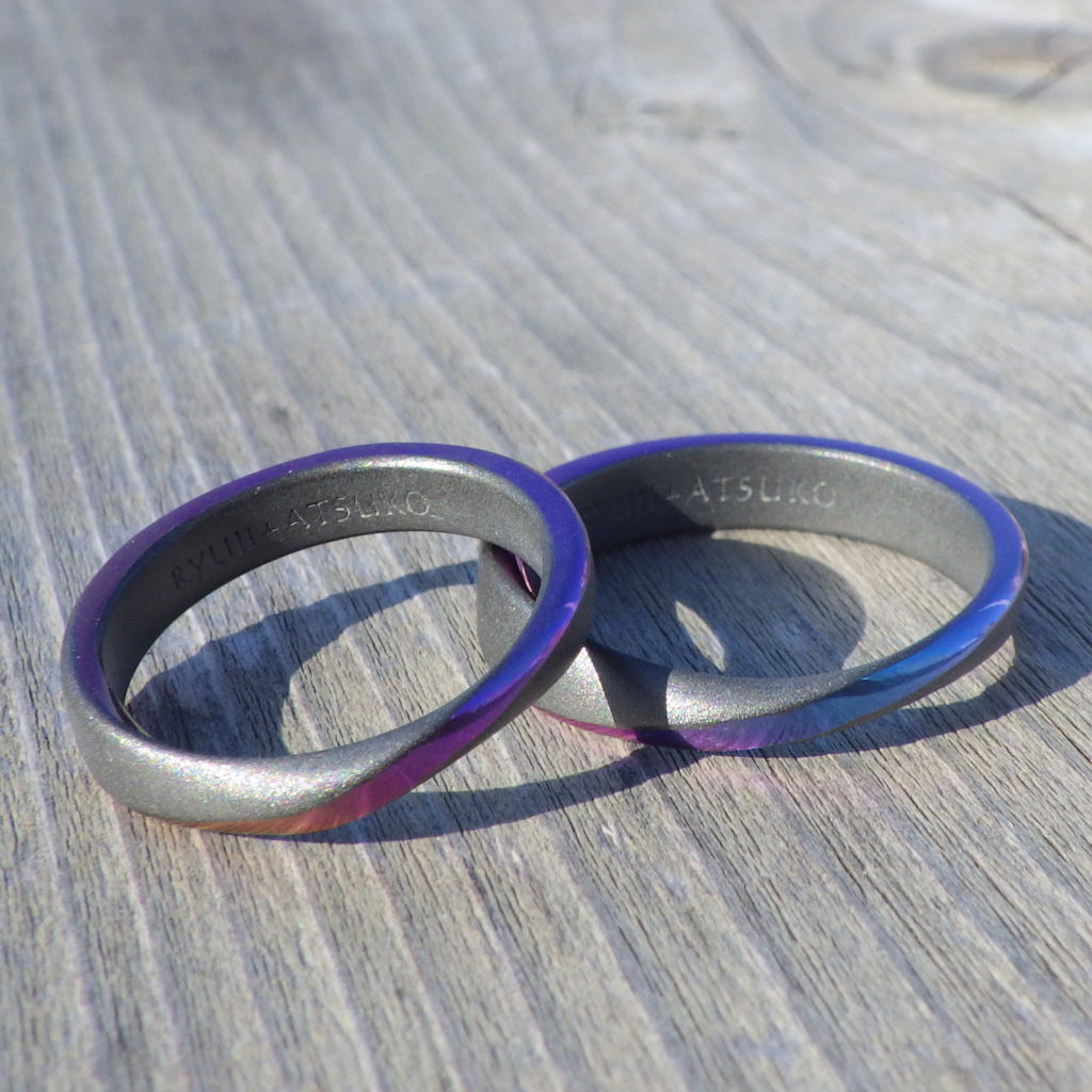発色する性質を持つレアメタル・ジルコニウムの結婚指輪　Zirconium Rings