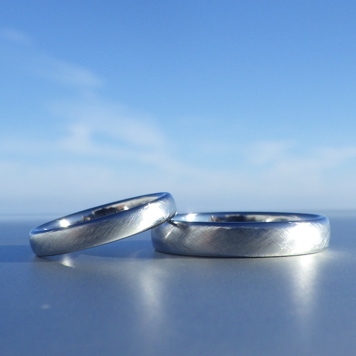 指になじむ美しい輝き！ハフニウムの結婚指輪　Hafnium Rings