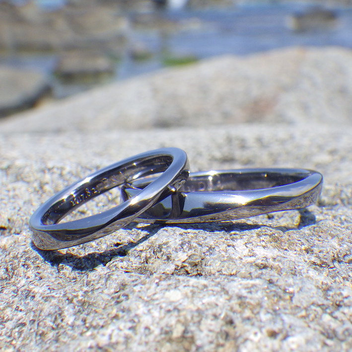 地球からの贈り物・タンタルの結婚指輪　Tantalum Rings