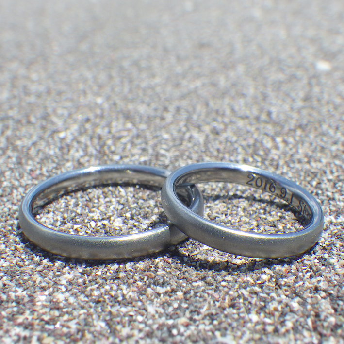 海水に濡れても一切サビや腐食は無し・ハフニウムの結婚指輪　Hafnium Rings