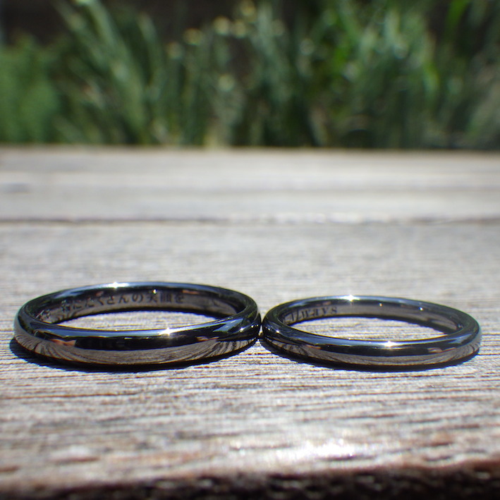 丁寧に心をこめて１つずつ削り出し・タンタルの結婚指輪　Tantalum Rings