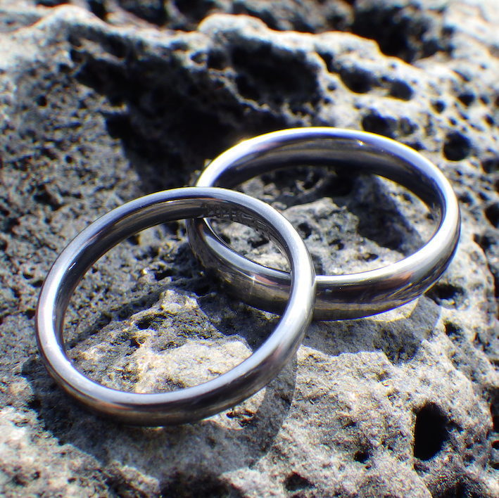 医療用途の安全な金属タンタルを宝飾用に転用・タンタルの結婚指輪　Tantalum Rings