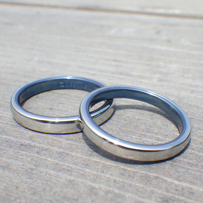 イリジウムとチタンのブルーの組み合わせが美しい結婚指輪　Iridium × Titanium Rings