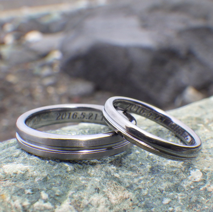 こだわりが詰まったセンターライン・タンタルの結婚指輪　Tantalum Rings