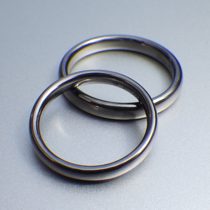 深く澄んだ漆黒の輝き・タンタルの結婚指輪　Tantalum Rings