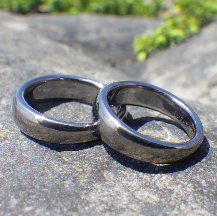 メールオーダーで理想どおり！タンタルの結婚指輪　Tantalum Rings