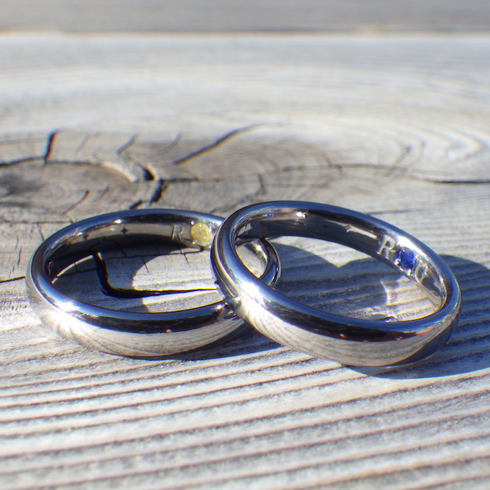 ルチルクォーツとサファイアを石留めしたタンタルの結婚指輪　Tantalum Rings