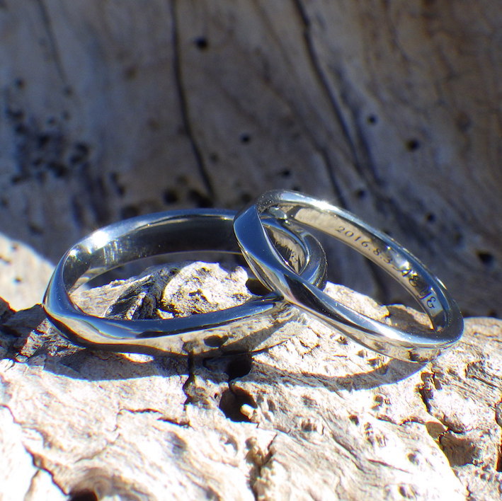 純ハフニウムを削り出して作る、丈夫で安心安全な結婚指輪　Hafnium Rings