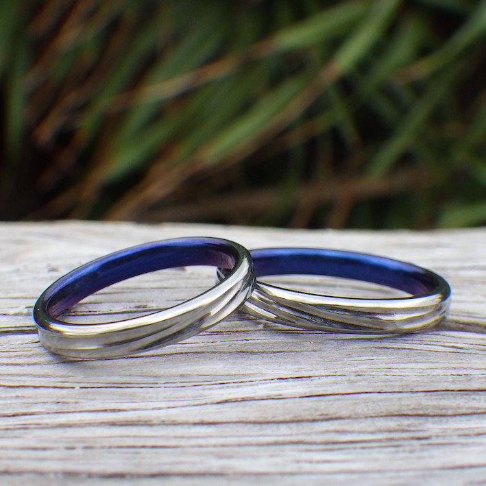 海のイメージのロイヤルブルー・ハフニウムの結婚指輪　Hafnium Rings