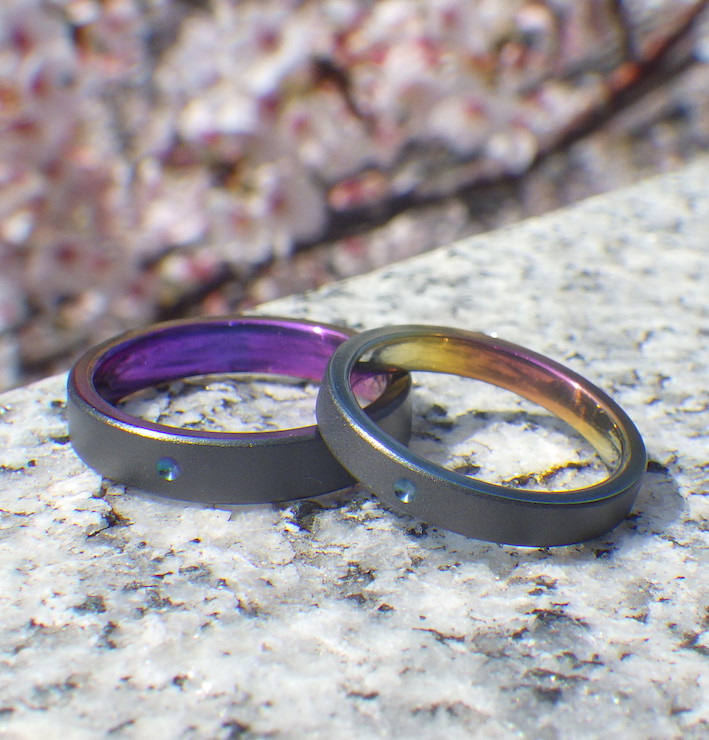 多色刷りの色鮮やかな発色・ジルコニウムの結婚指輪　Zirconium Rings