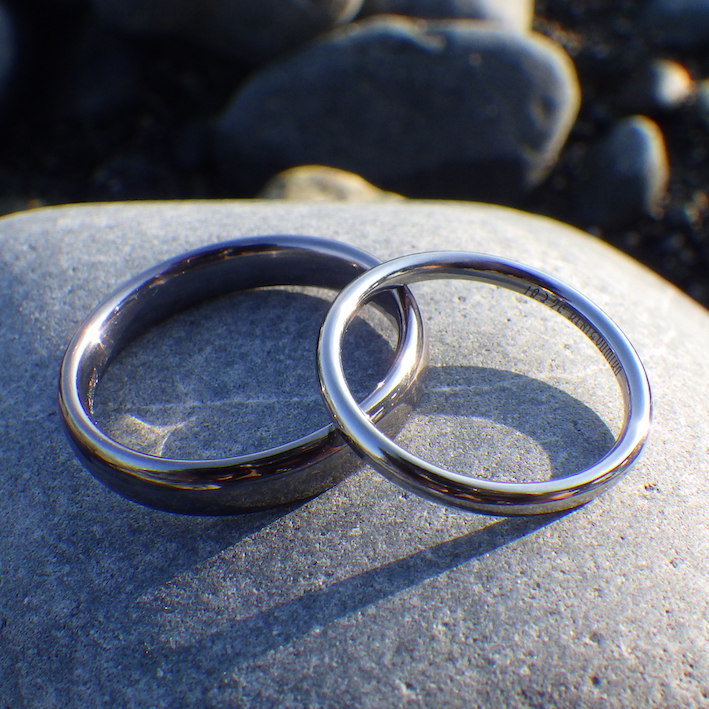 素材のコントラストが美しい！タンタルとハフニウムの結婚指輪　Tantalum & Hafnium Rings