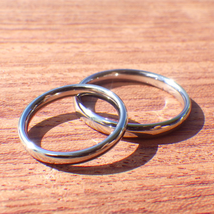 １つのハフニウムの塊から２つのリング・ハフニウムの結婚指輪　Hafnium Rings